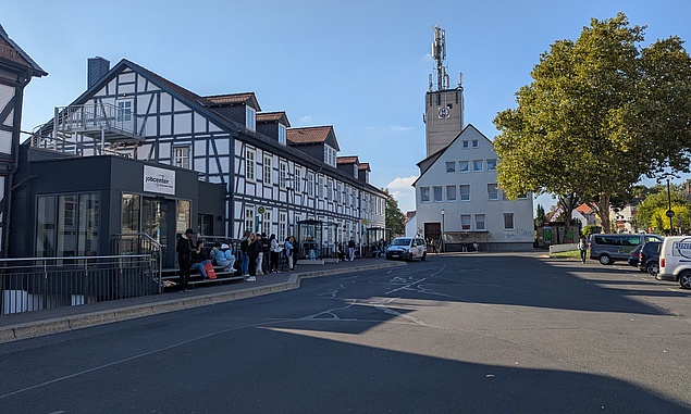 Mangel an Aufenthaltsqualität am Busbahnhof